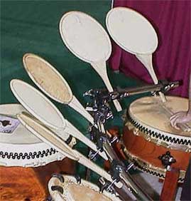 Uchiwa-daiko.jpg (24307 bytes)